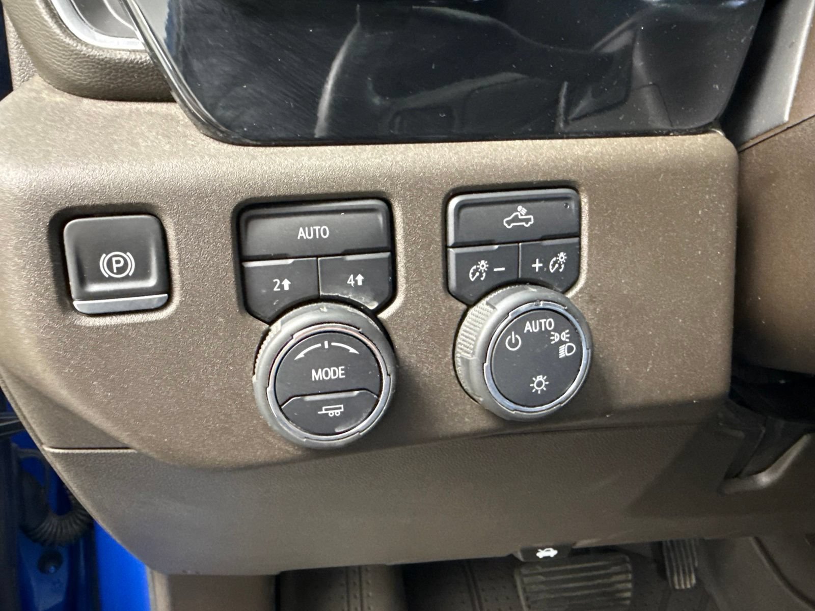 Used 2025 Chevrolet Silverado 1500 LT w/ Protection Package AWD/4WD image 13