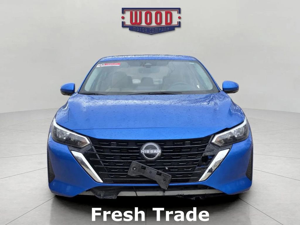 Used 2025 Nissan Sentra SV w/ SV Premium Package FWD image 2