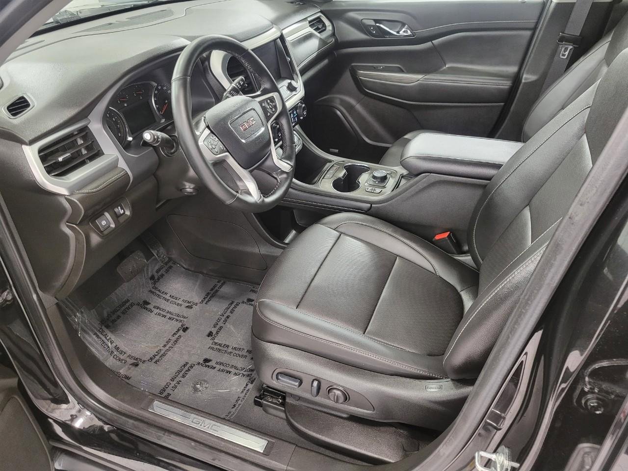 Used 2023 GMC Acadia SLT w/ Elevation Edition image 9