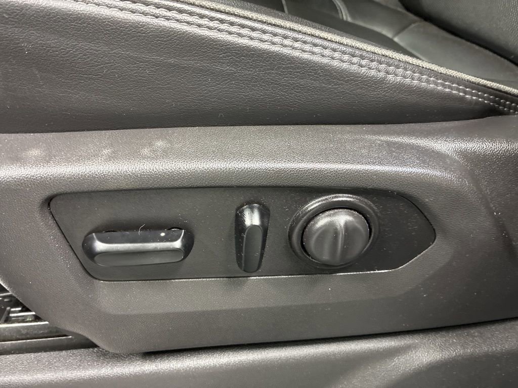 Used 2021 Chevrolet Silverado 1500 High Country w/ Technology Package image 13