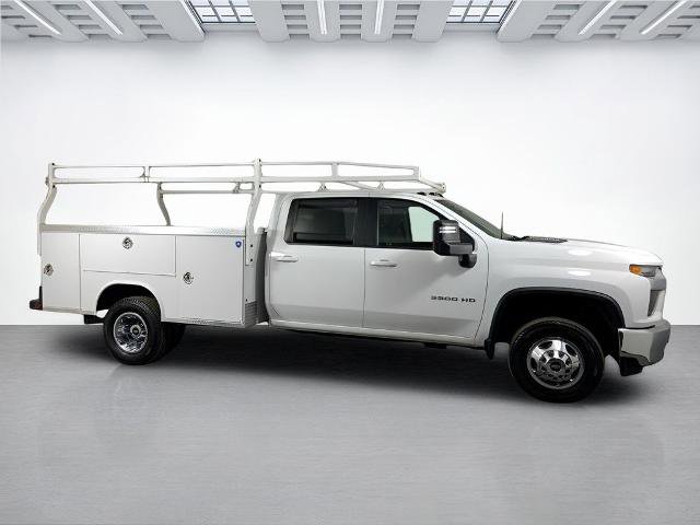 Used 2023 Chevrolet Silverado 3500 LT RWD image 2
