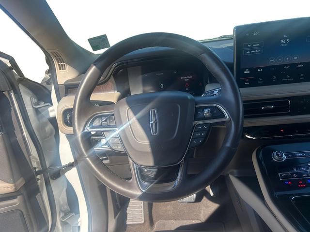 Used 2022 Lincoln Nautilus Reserve image 13