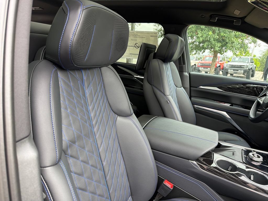 New 2026 Cadillac Escalade IQL Sport 1 w/ LPO, Floor Liner Package AWD/4WD image 40
