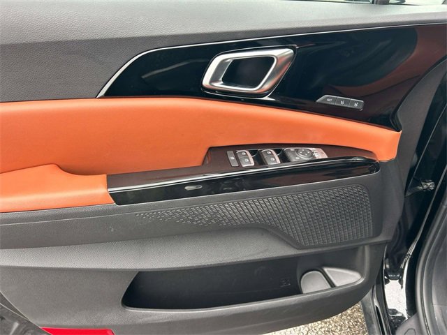 Used 2023 Kia Carnival SX image 24