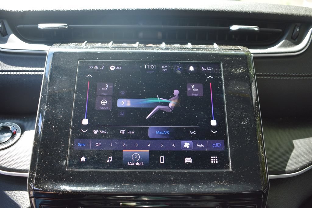 Used 2025 Jeep Grand Cherokee Altitude AWD/4WD image 16