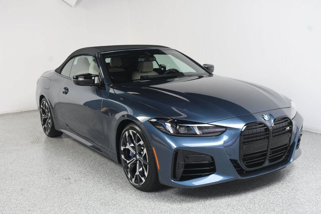 Used 2025 BMW M440i Convertible w/ Premium Package RWD image 3