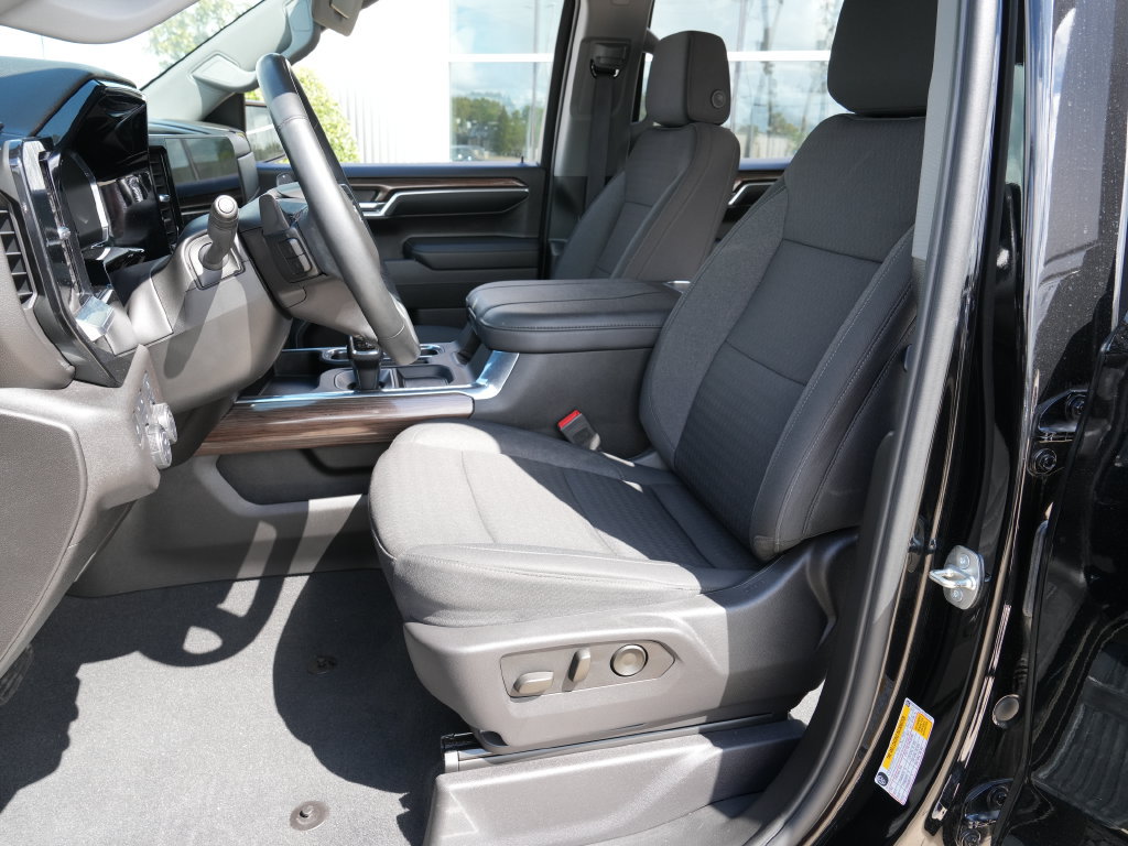 Used 2024 Chevrolet Silverado 1500 RST w/ Convenience Package II AWD/4WD image 22