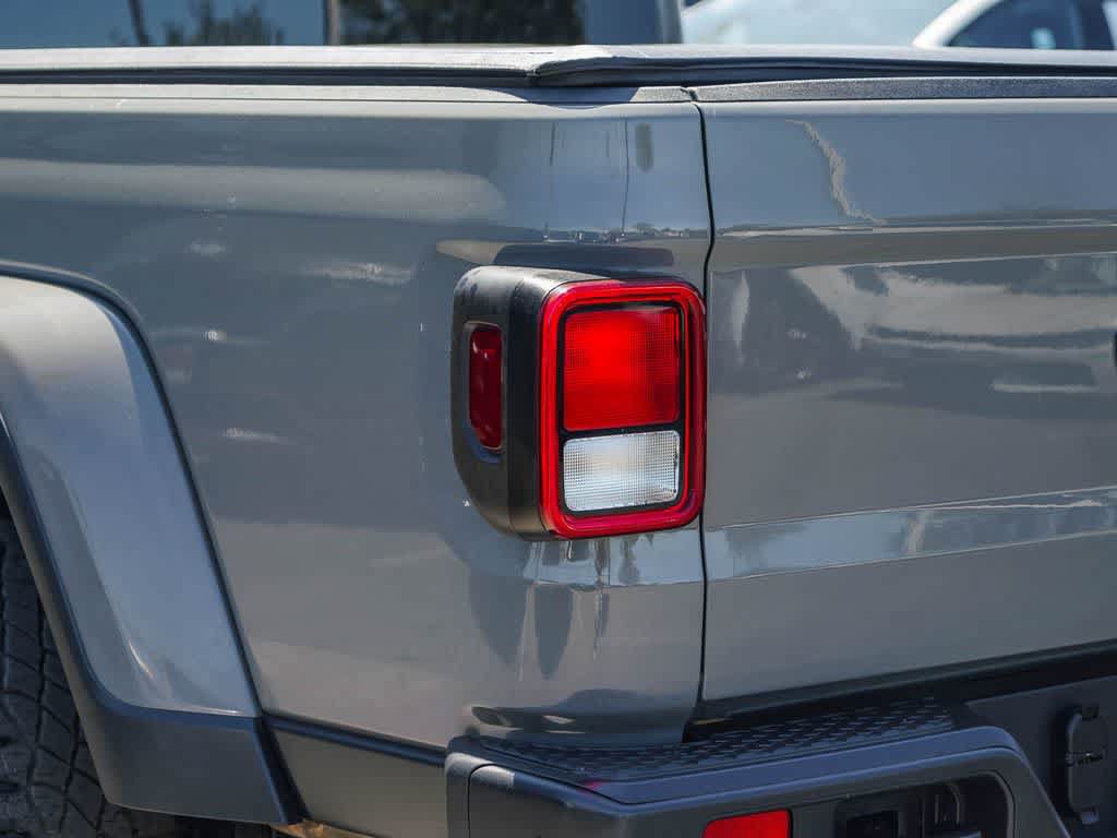 Certified 2023 Jeep Gladiator Overland AWD/4WD image 7