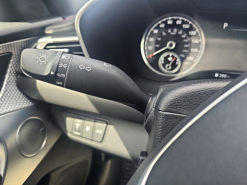 Used 2023 Genesis G70 2.0T w/ Sport Prestige Package image 21