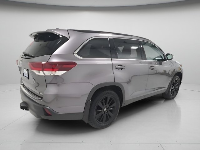 Used 2019 Toyota Highlander SE AWD/4WD image 6