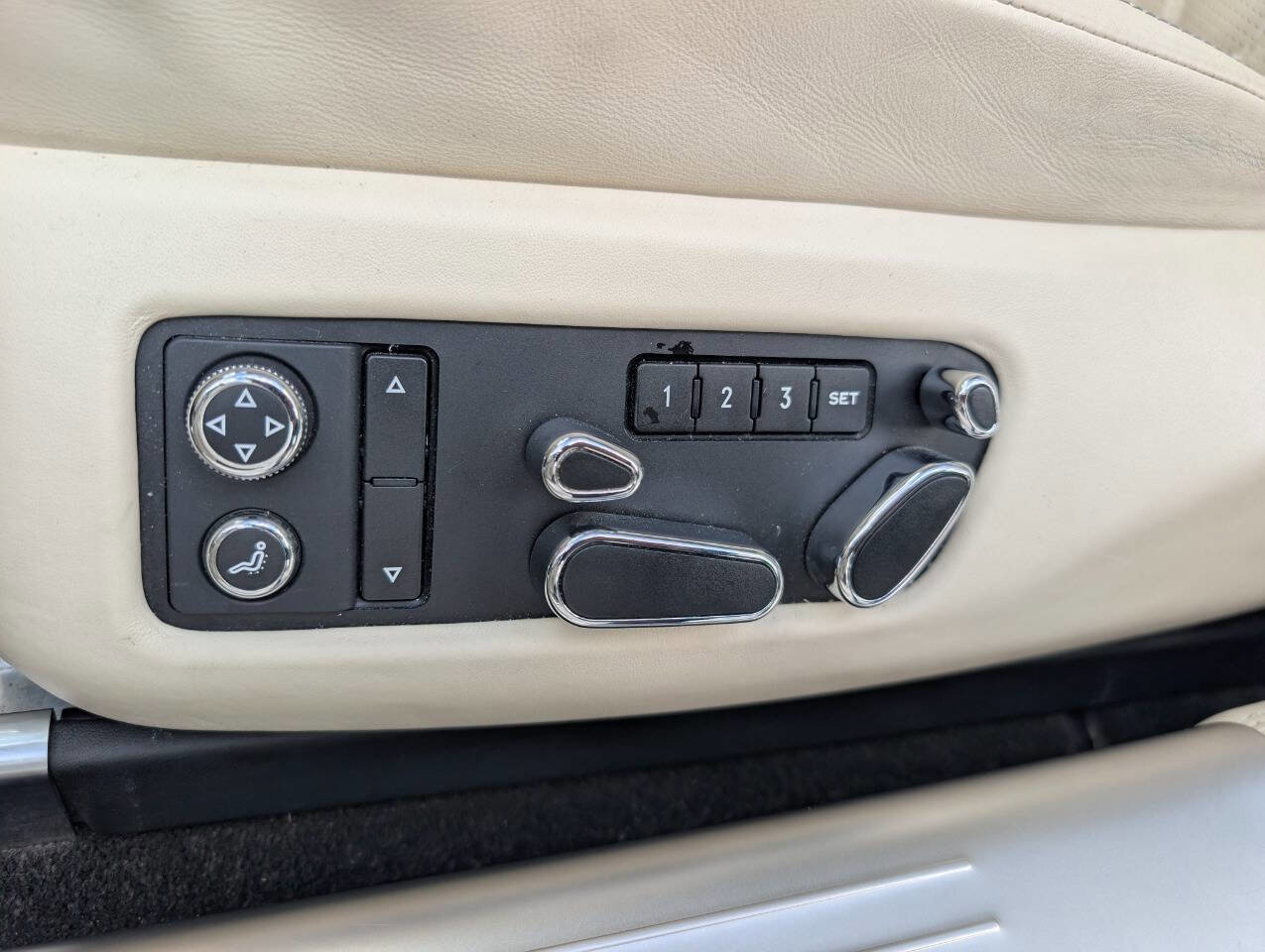 Used 2016 Bentley Flying Spur W12 AWD/4WD image 13