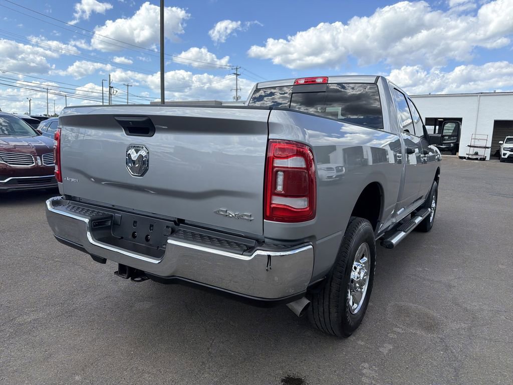 Used 2024 RAM 2500 Tradesman w/ Chrome Appearance Group AWD/4WD image 5