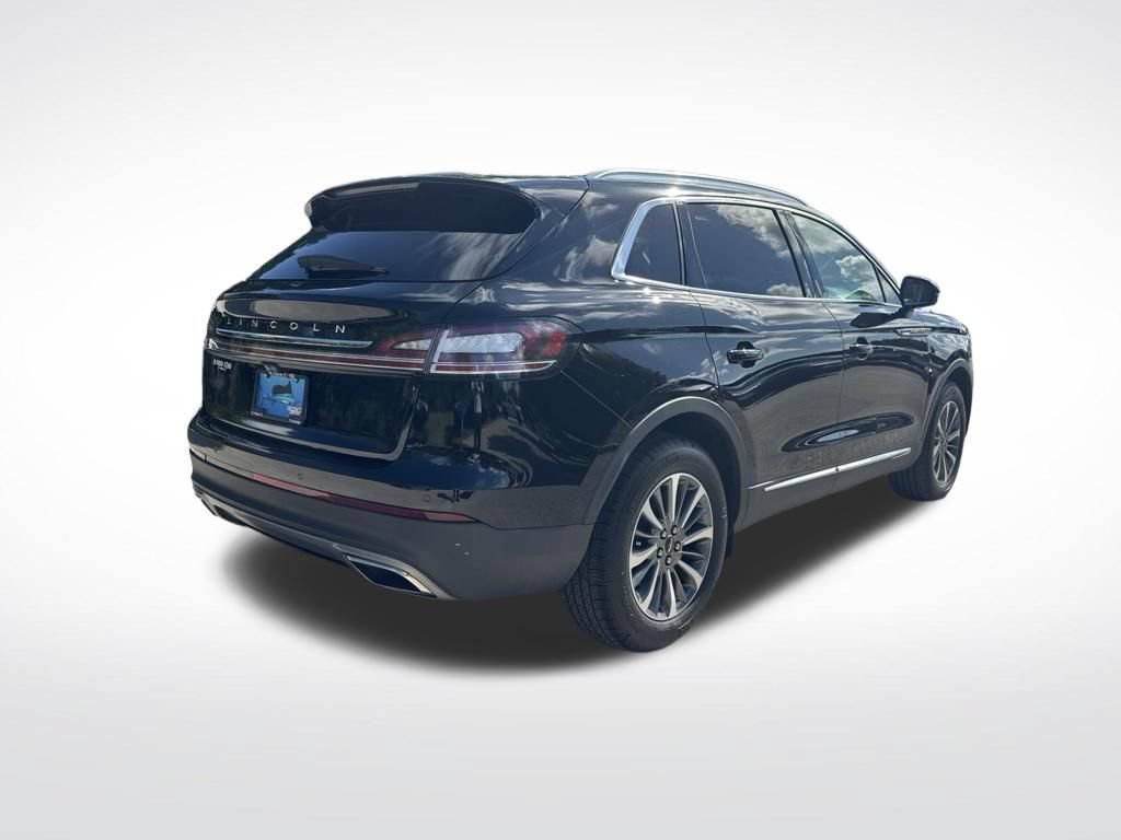 Used 2023 Lincoln Nautilus FWD w/ Premium Package image 5