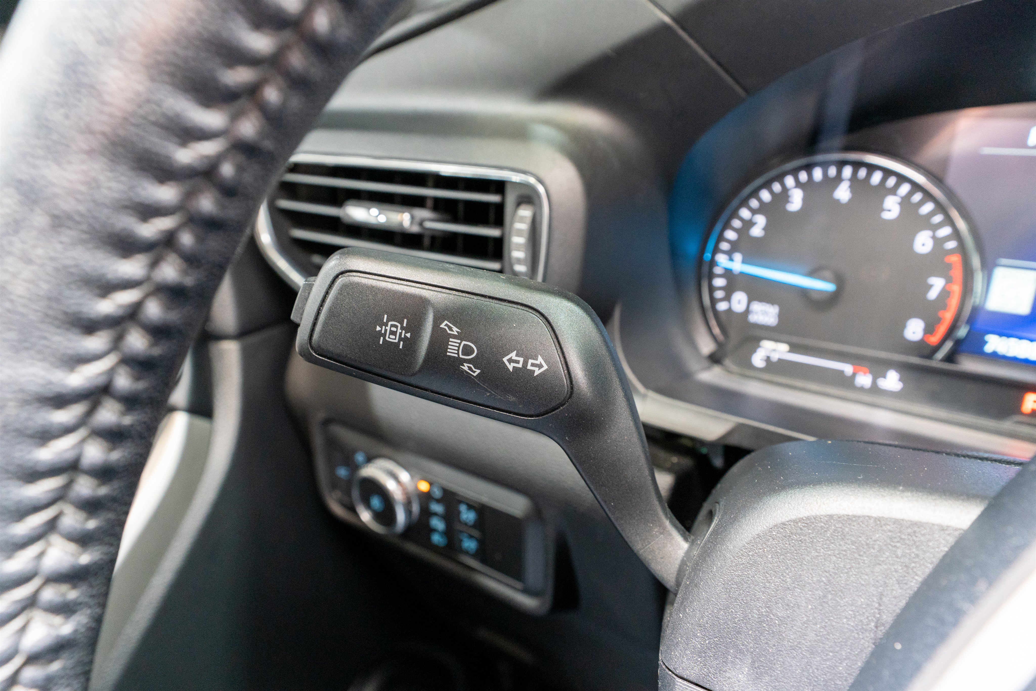 Used 2022 Ford Explorer Limited image 29