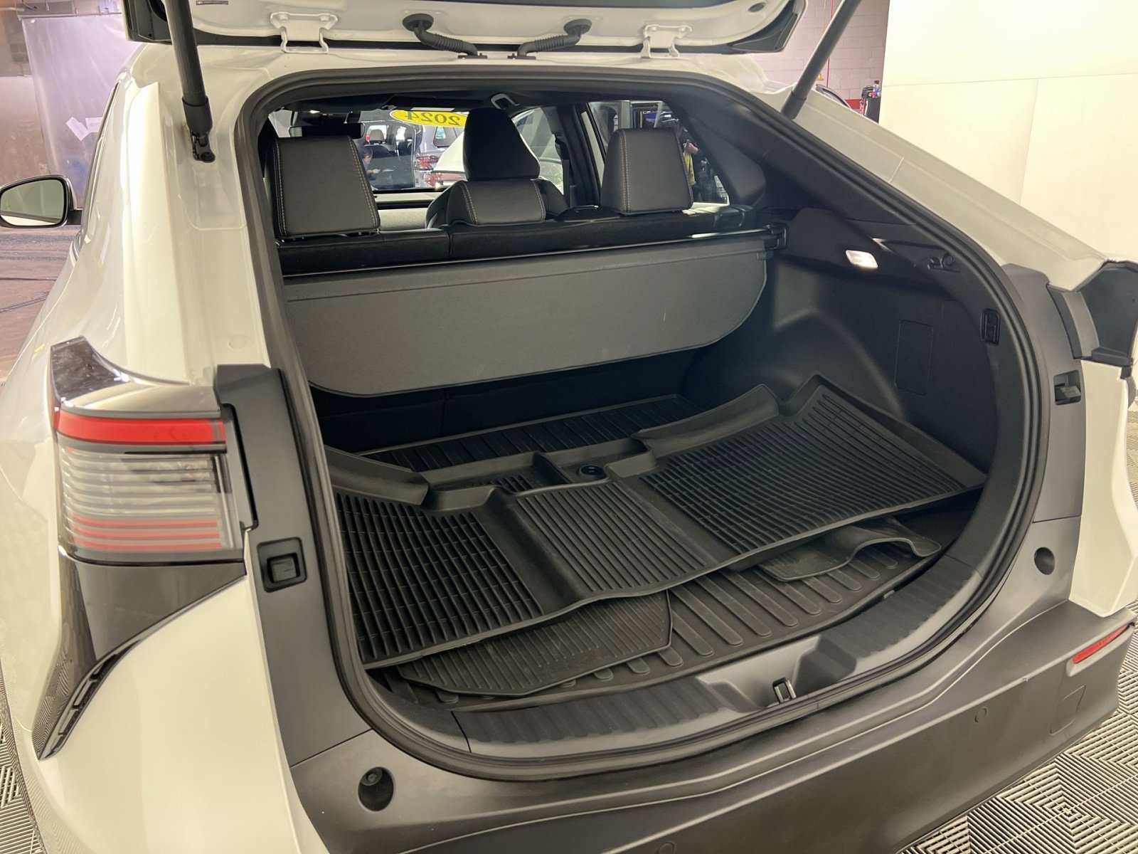 Used 2024 Toyota bZ4X XLE w/ Weather Package image 26