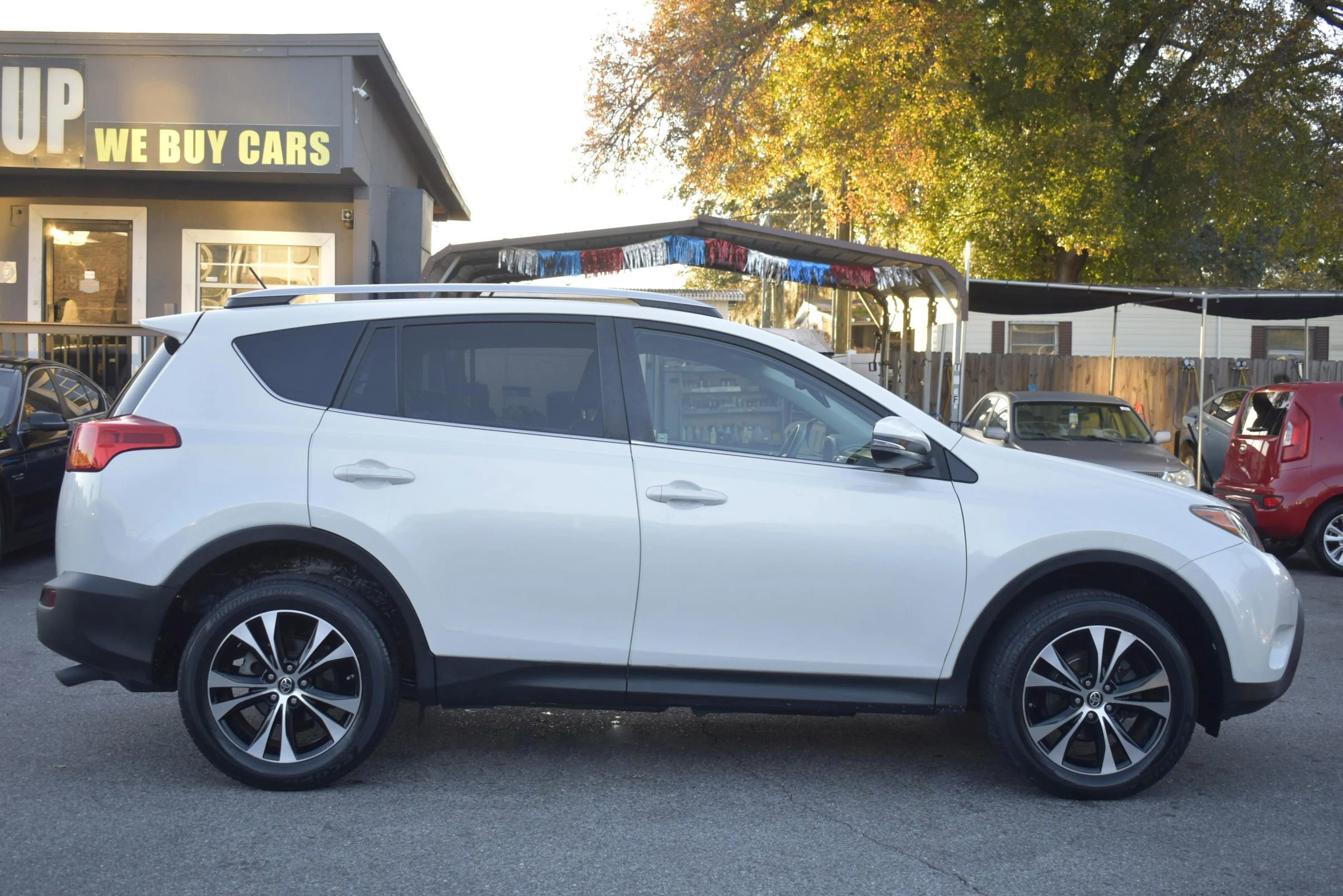 Used 2015 Toyota RAV4 Limited w/ Technology Package image 8