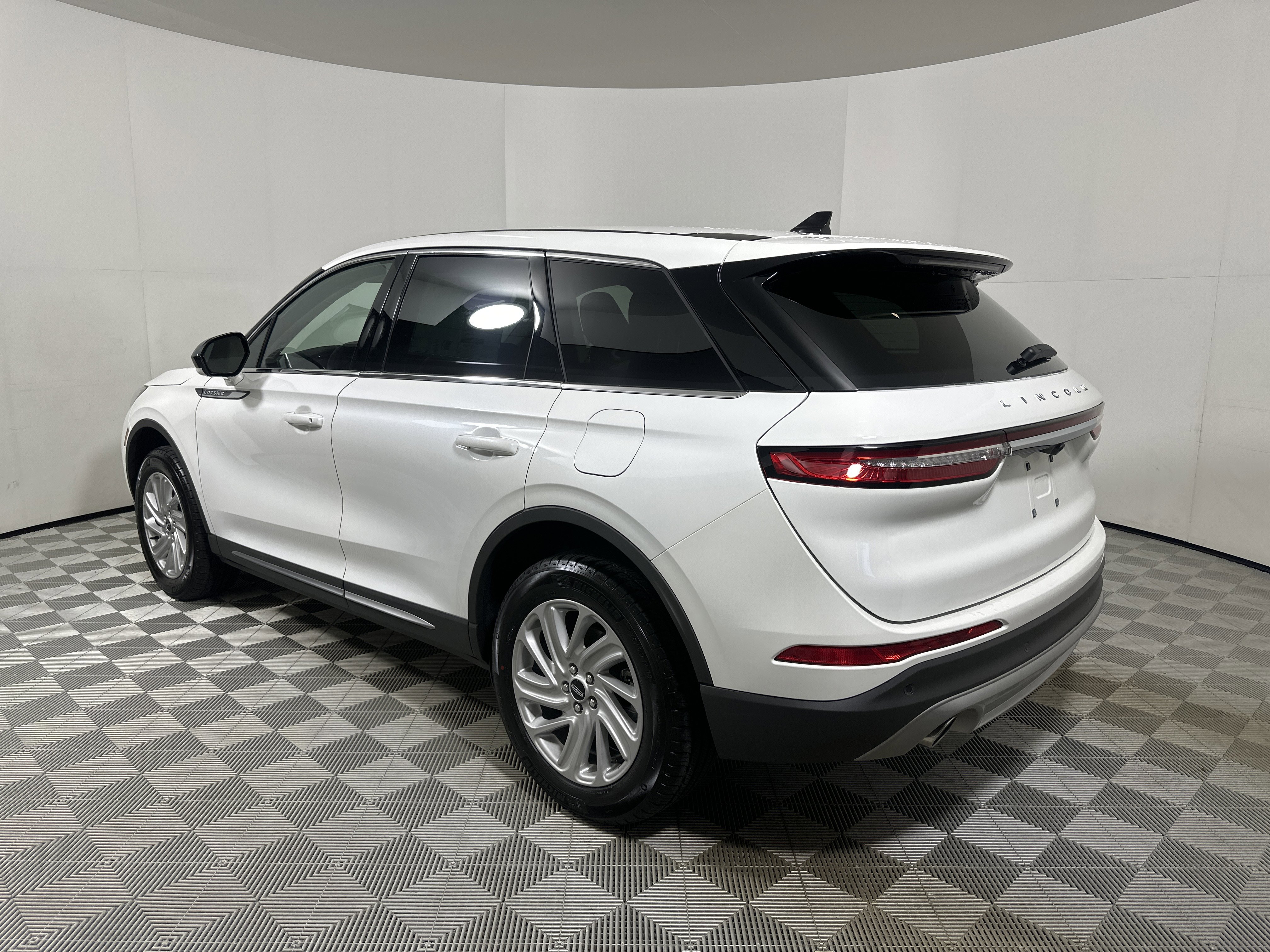 New 2025 Lincoln Corsair AWD image 5