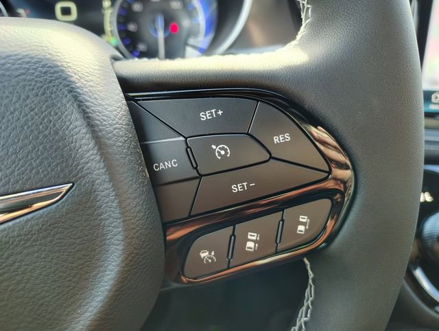 New 2026 Chrysler Pacifica Select w/ S Appearance Package image 18