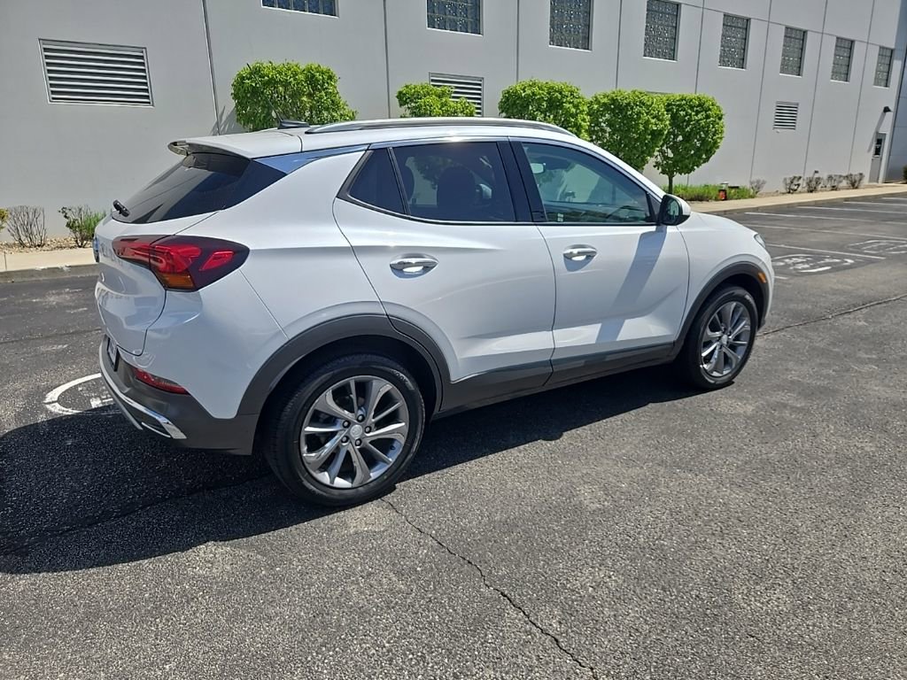 Used 2023 Buick Encore GX Essence w/ Experience Buick Package FWD image 8