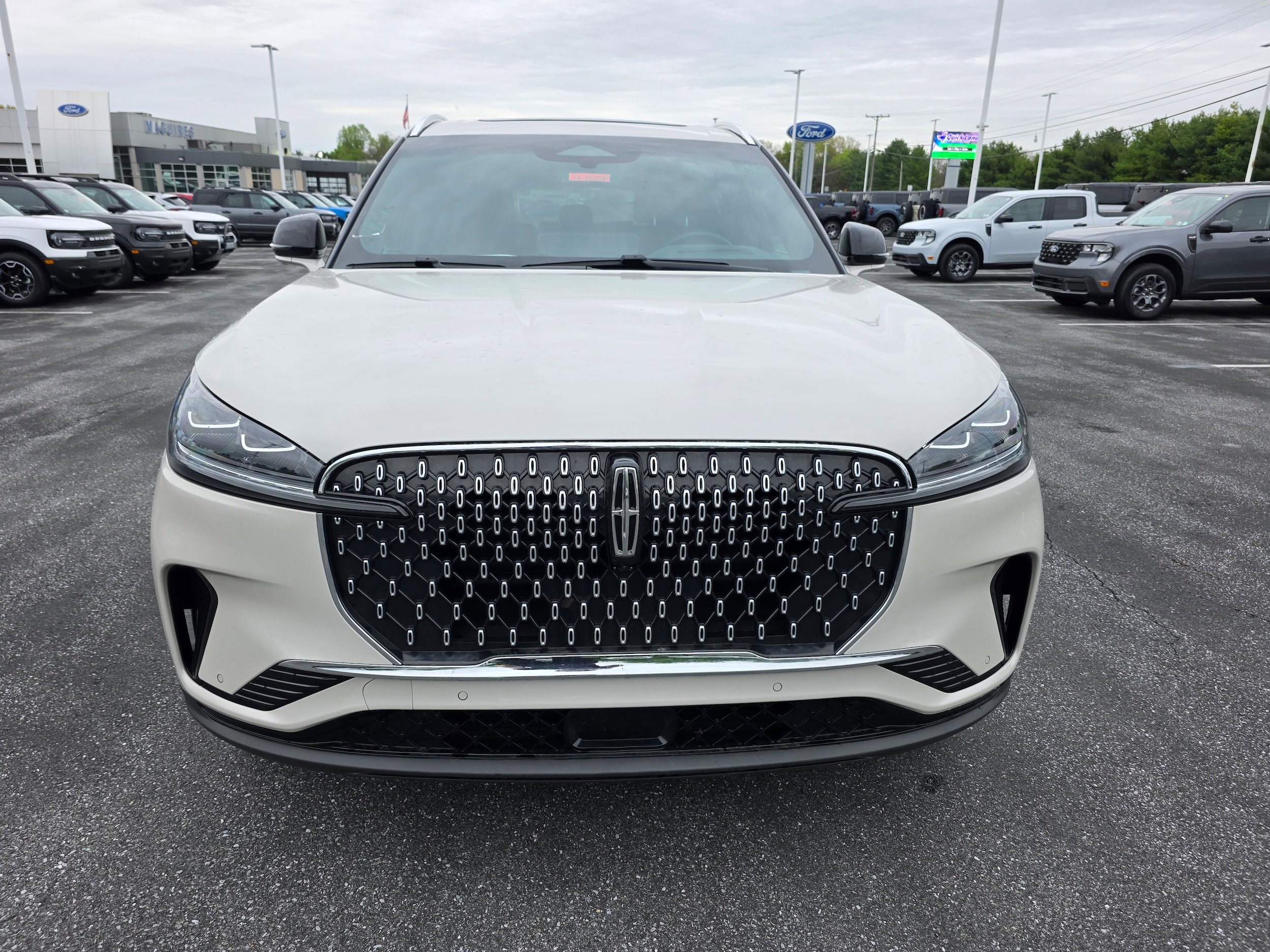 Used 2025 Lincoln Aviator Reserve w/ Illumination Package AWD/4WD image 8