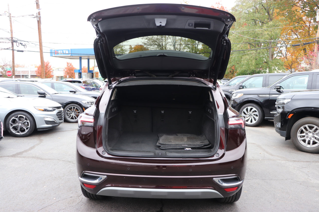 Used 2022 Buick Envision Avenir w/ Technology Package II image 61