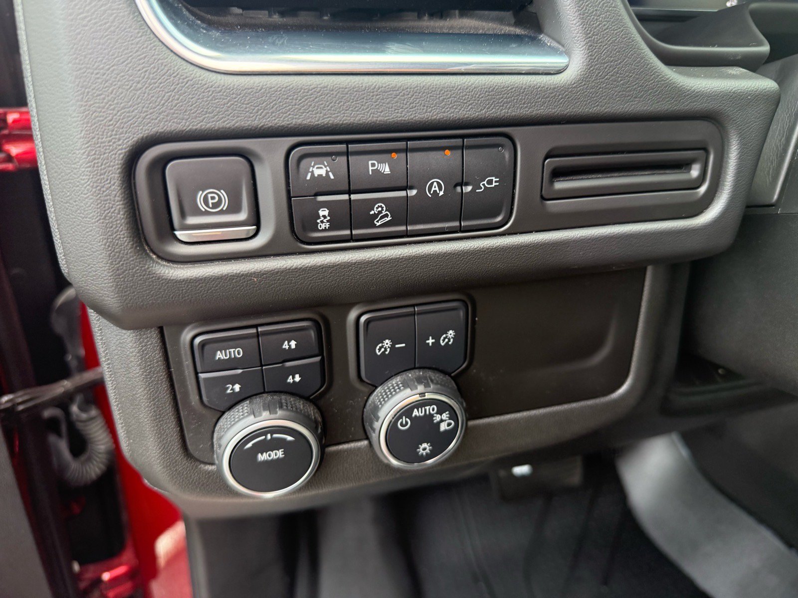 Used 2022 Chevrolet Tahoe Premier AWD/4WD image 21