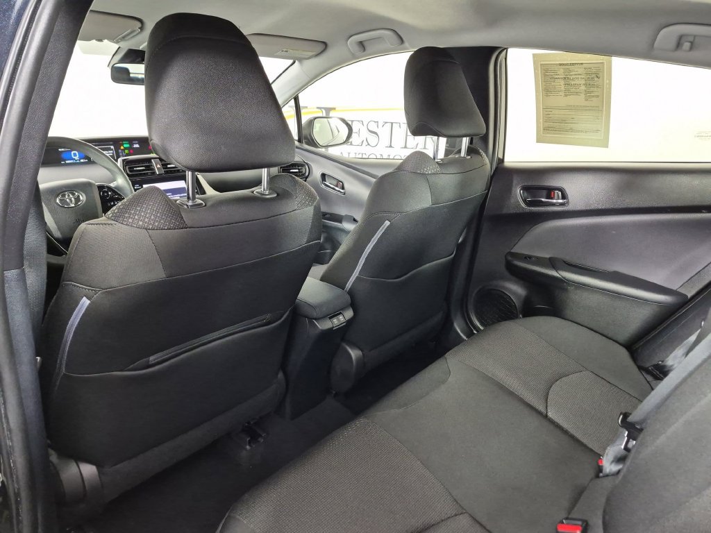 Used 2021 Toyota Prius LE FWD image 31