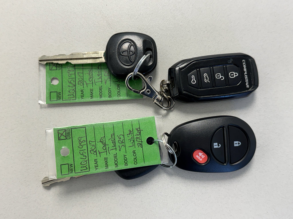 Used 2017 Toyota Tundra SR5 w/ SR5 Upgrade Package image 38