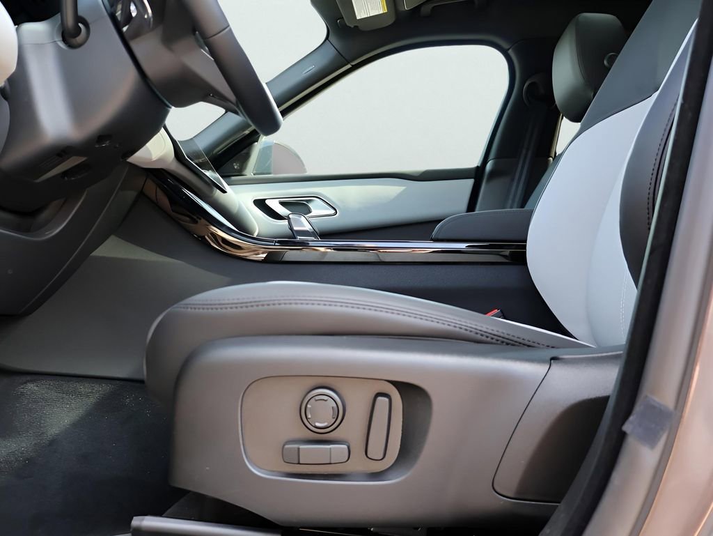 New 2026 Land Rover Range Rover Velar Dynamic SE image 37