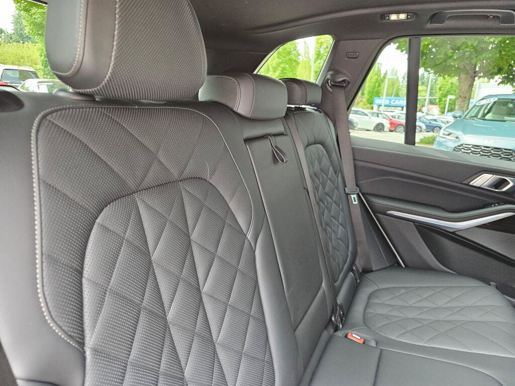 Used 2026 BMW X5 xDrive40i AWD/4WD image 12