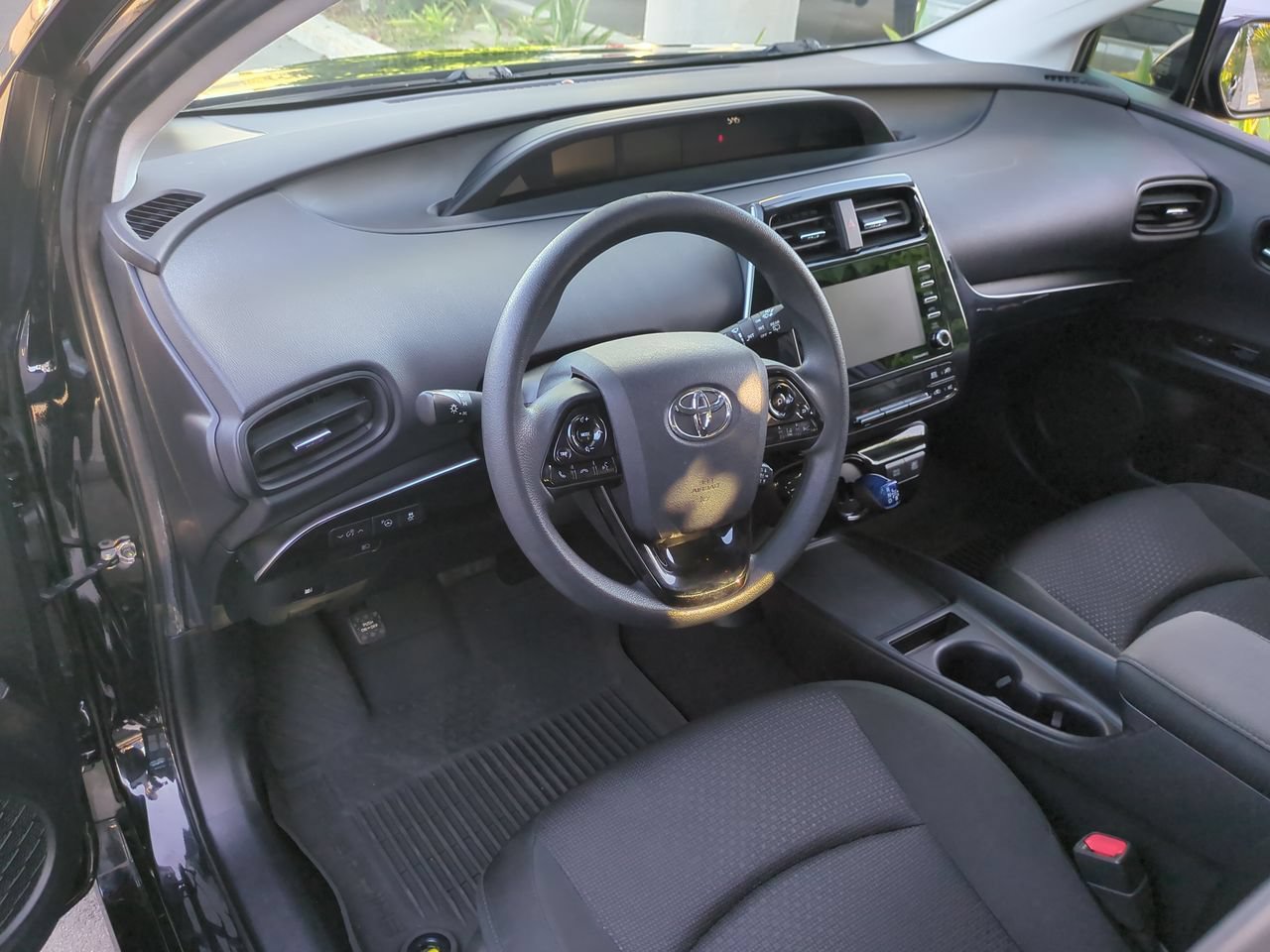 Used 2022 Toyota Prius LE FWD image 10