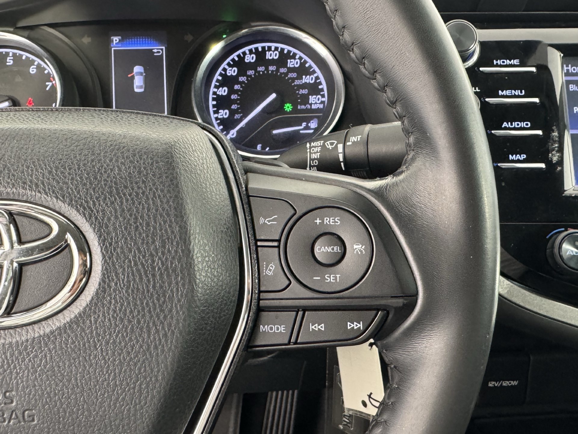 Used 2020 Toyota Camry SE FWD image 26