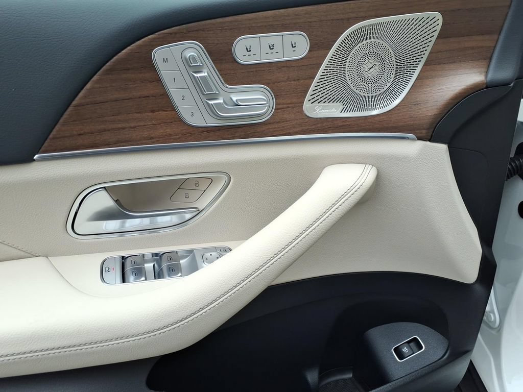 New 2026 Mercedes-Benz GLS 450 4MATIC image 12