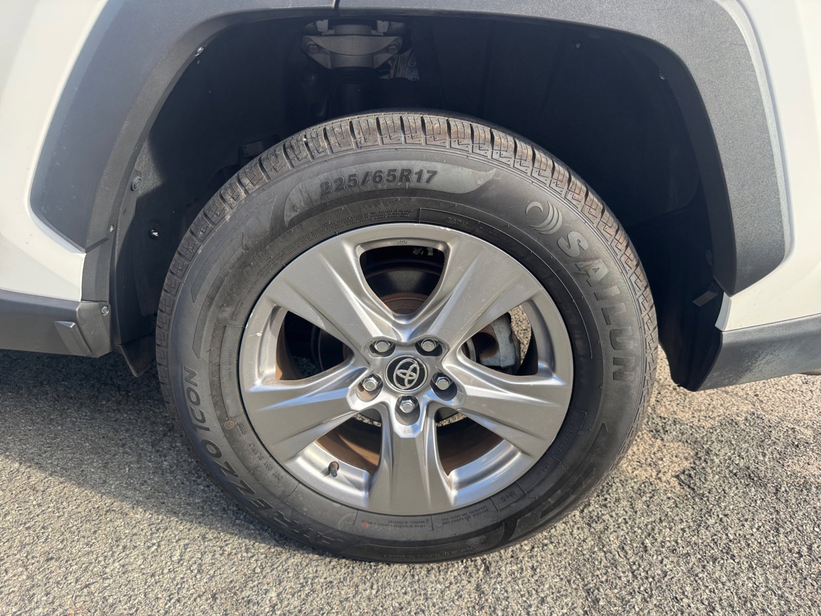 Used 2022 Toyota RAV4 XLE image 19