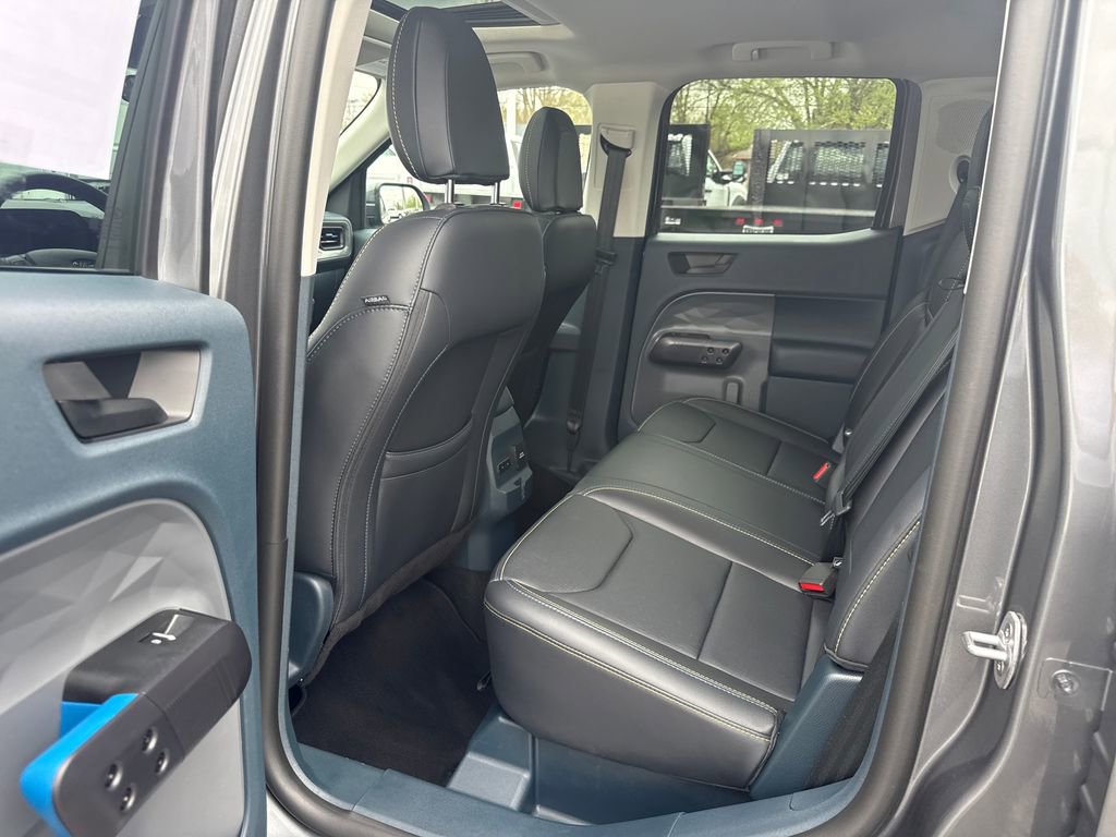 Used 2025 Ford Maverick Lobo image 27