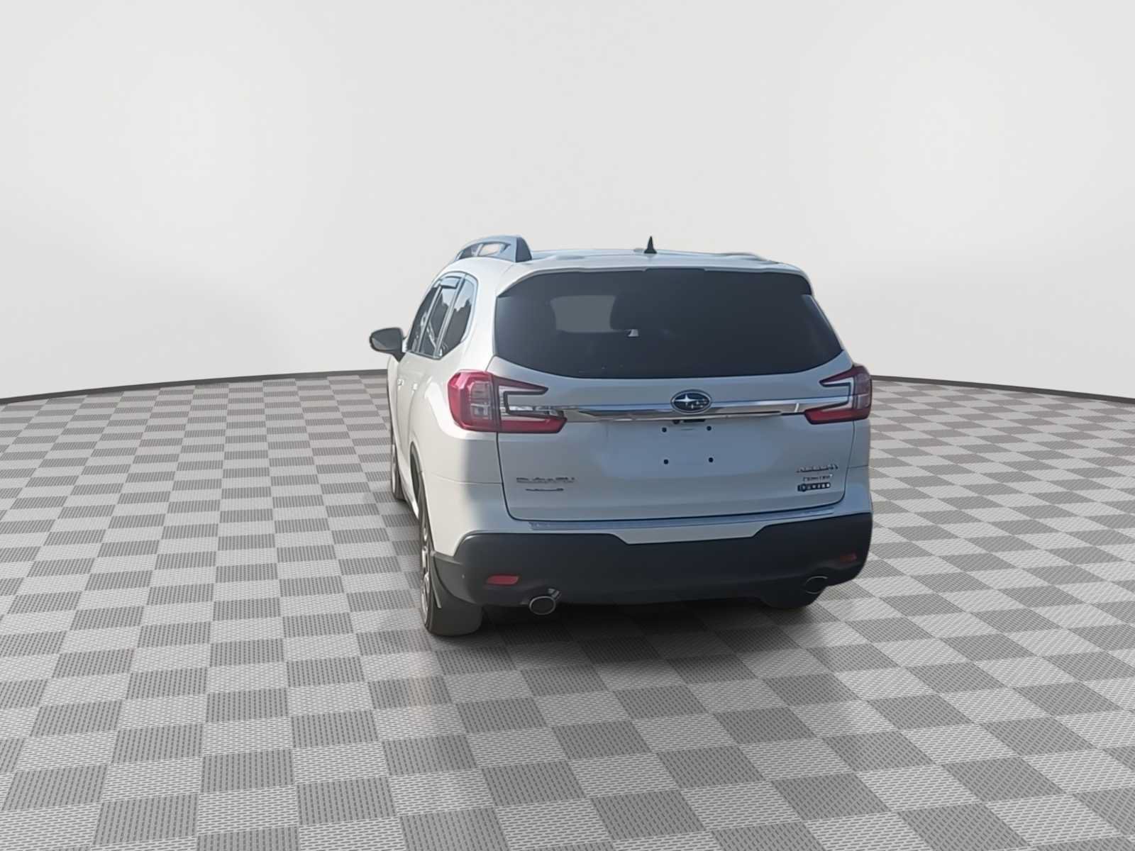 Used 2024 Subaru Ascent Limited w/ Technology Package AWD/4WD image 7