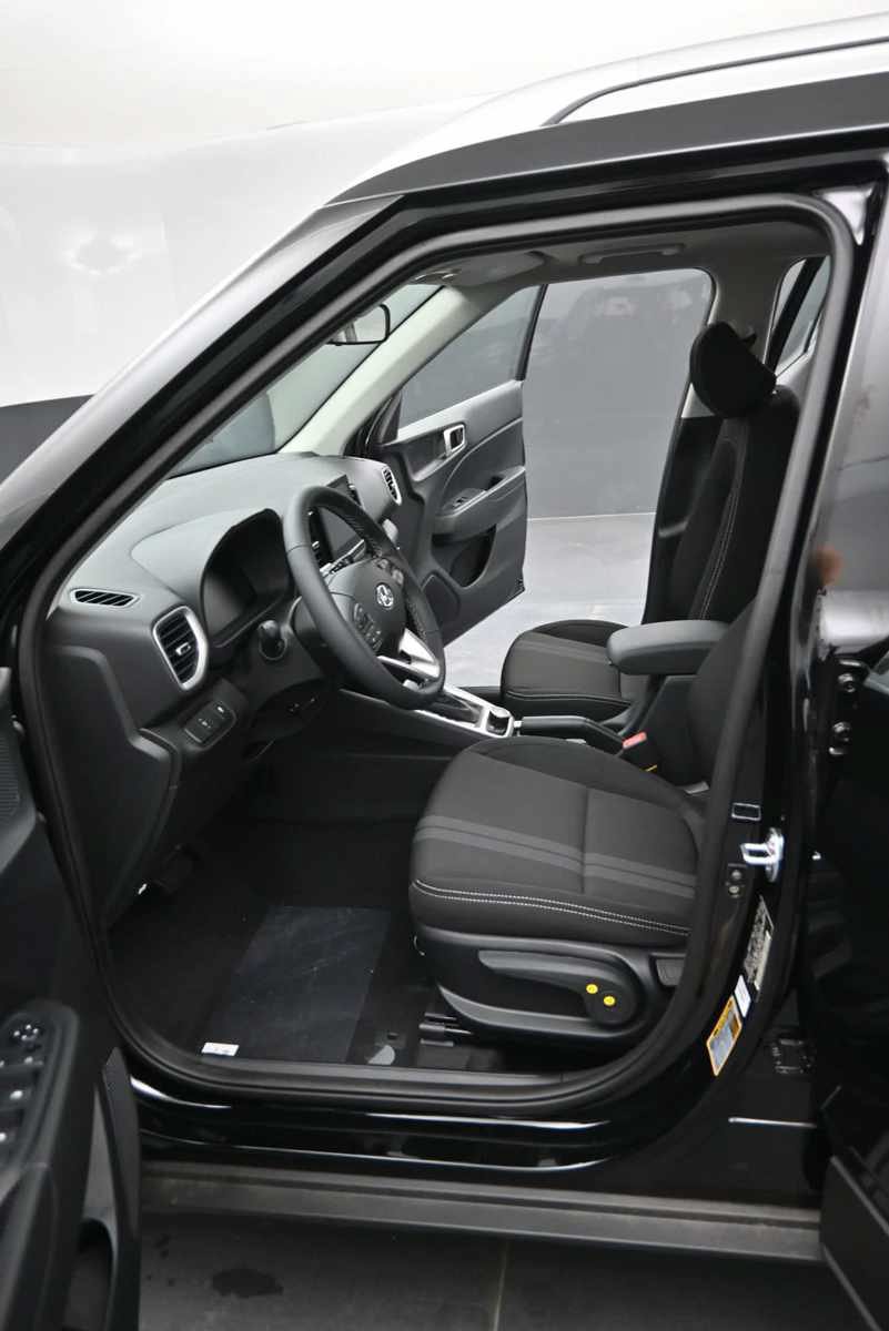 New 2026 Hyundai Venue SEL FWD image 16