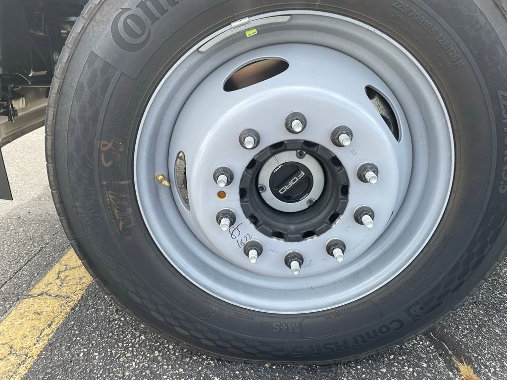 New 2025 Ford F450 XL w/ XL Chrome Package image 7