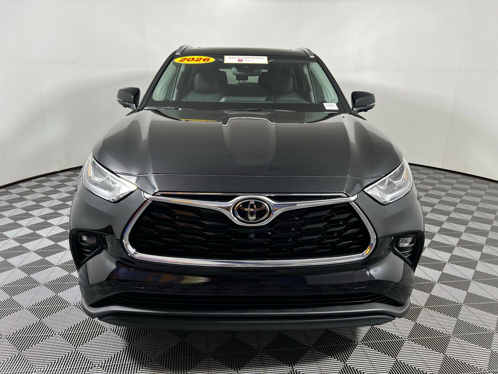 Certified 2026 Toyota Highlander Limited image 2