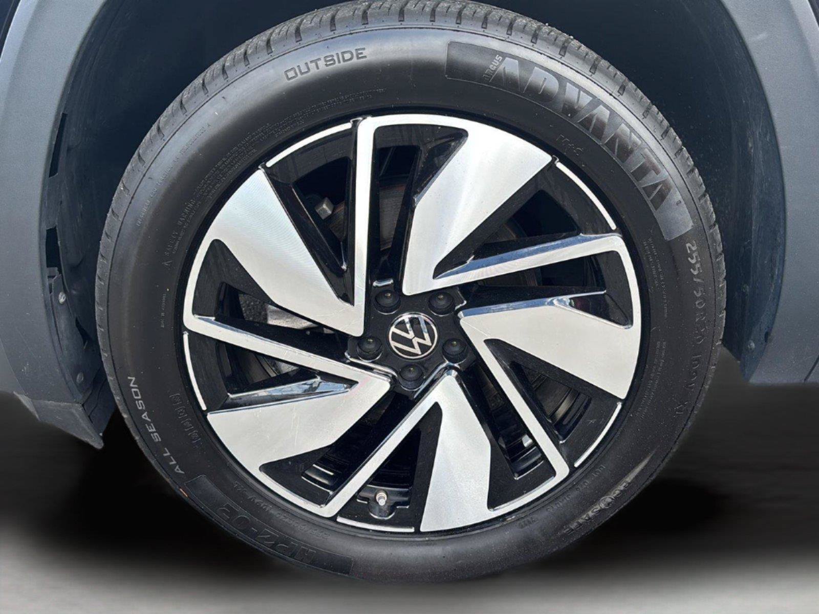 Used 2025 Volkswagen Atlas SE AWD/4WD image 25
