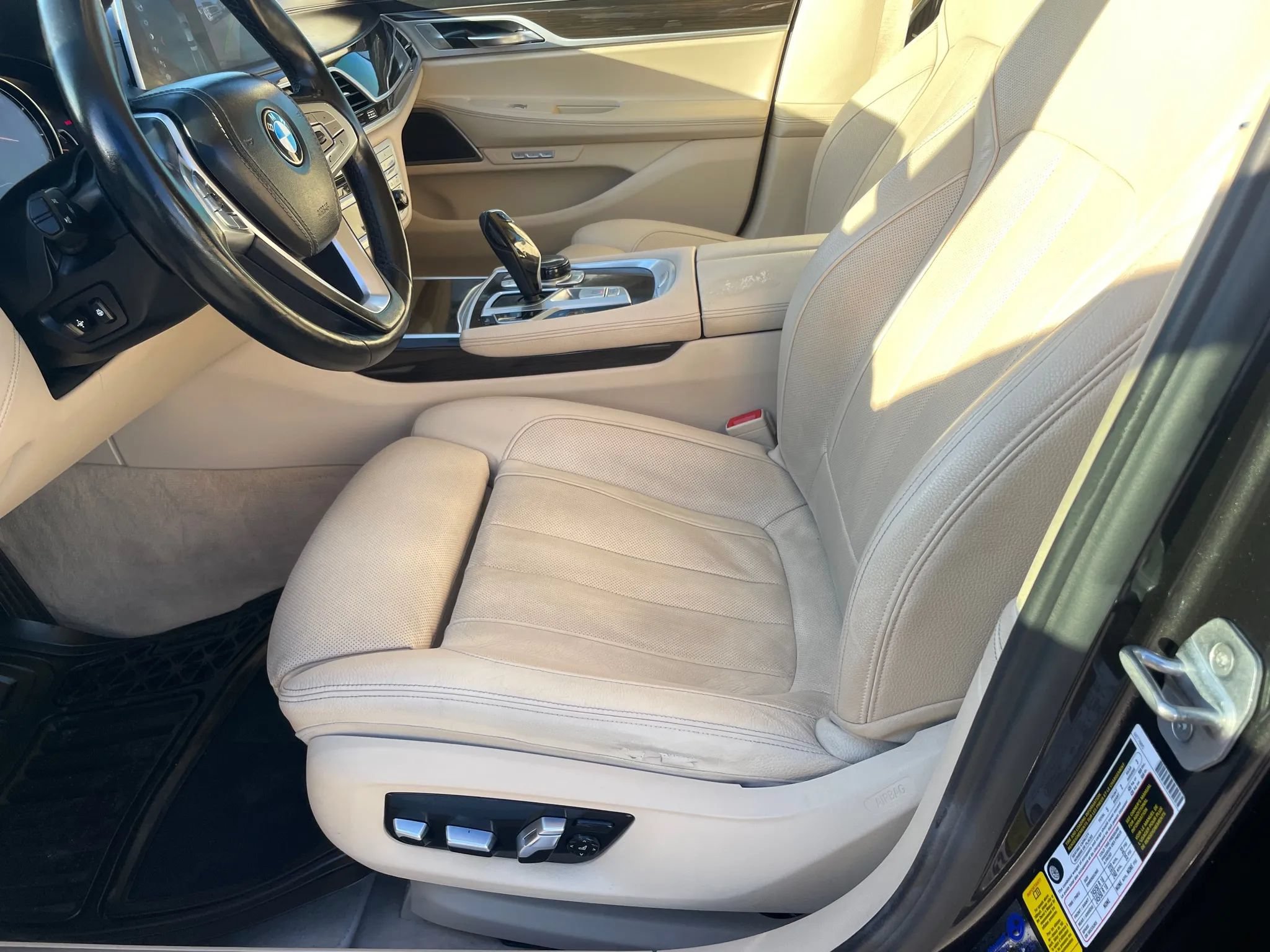 Used 2018 BMW 740i RWD image 19