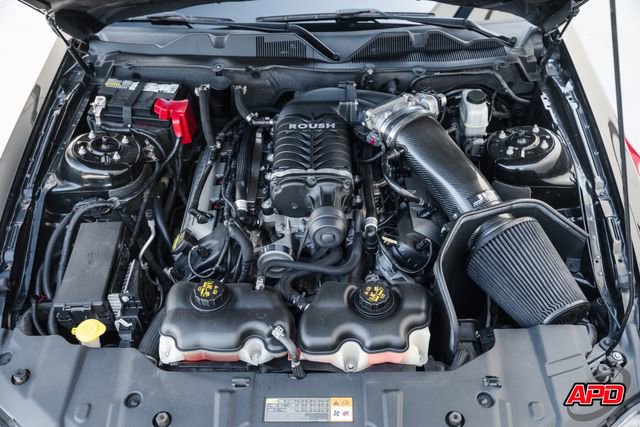 Used 2013 Ford Mustang GT Premium RWD image 2