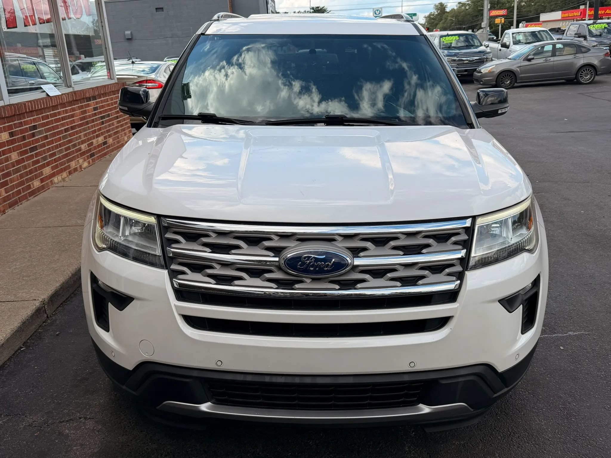 Used 2018 Ford Explorer XLT w/ Equipment Group 202A AWD/4WD image 5