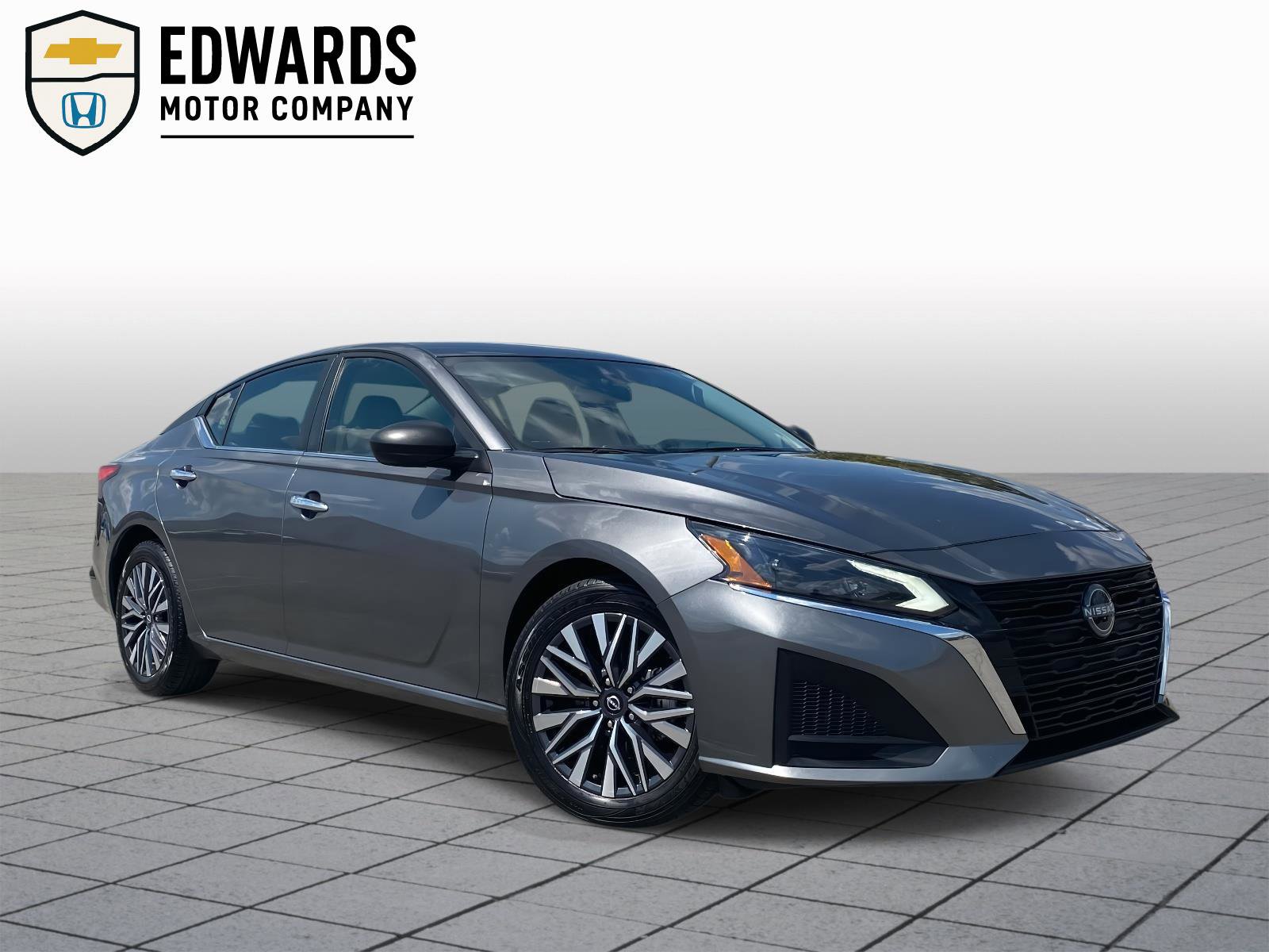 Used 2024 Nissan Altima 2.5 SV