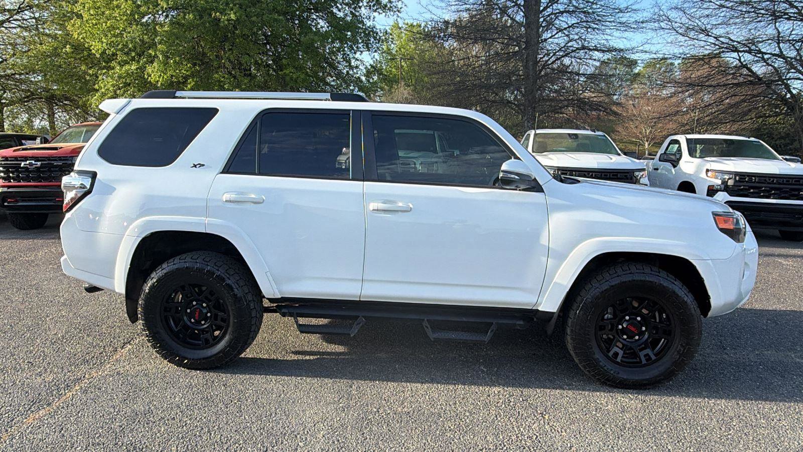 Used 2022 Toyota 4Runner SR5 Premium image 4