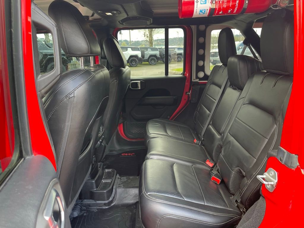 Used 2018 Jeep Wrangler Unlimited Sahara image 9