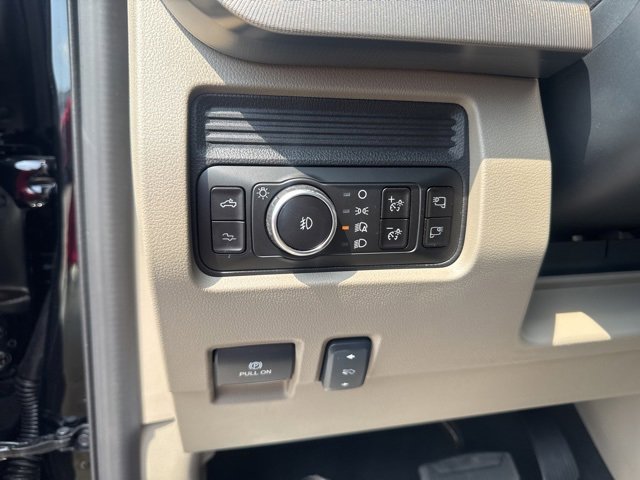 New 2025 Ford F350 Platinum image 30