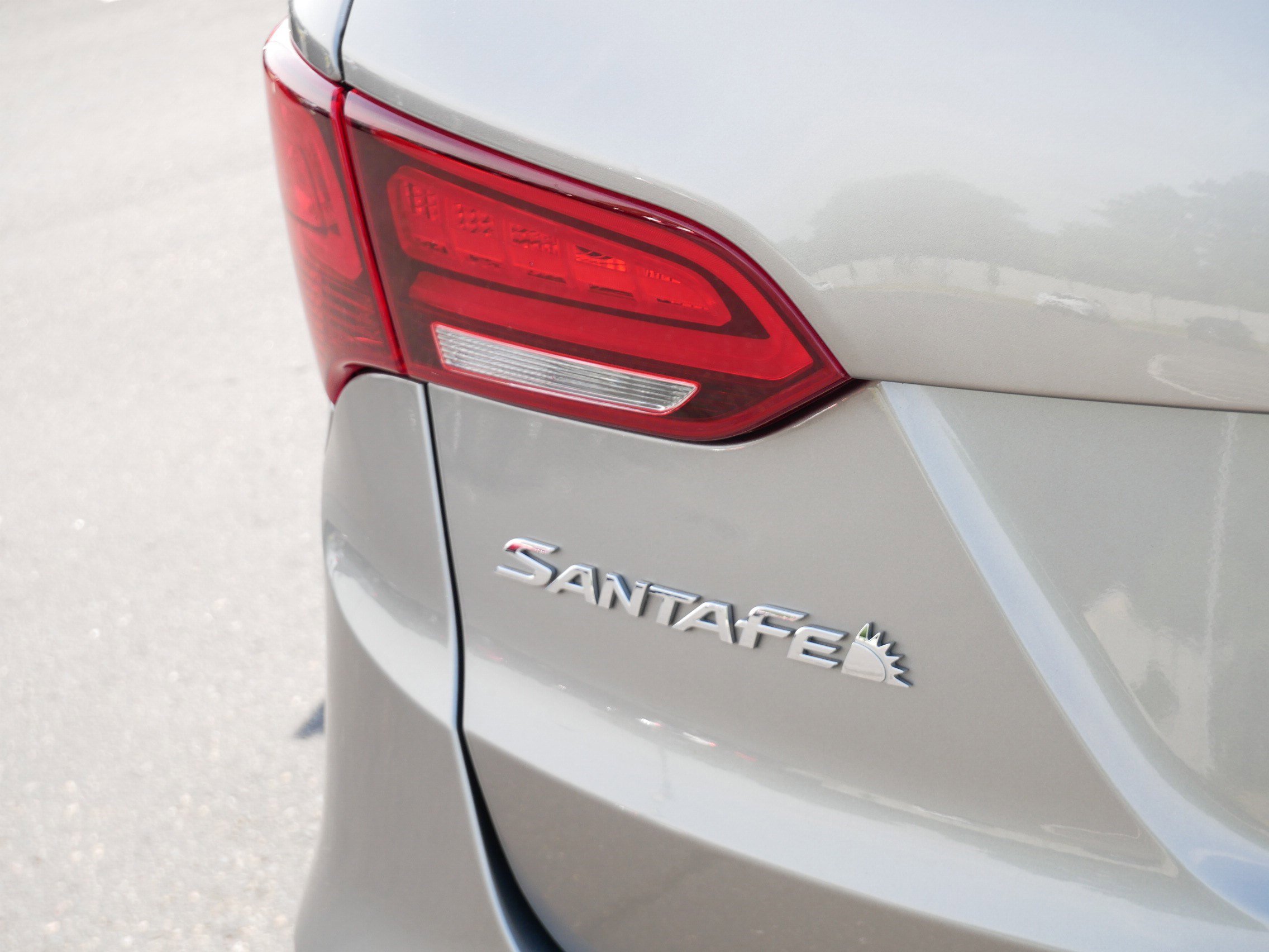 Used 2017 Hyundai Santa Fe Sport w/ 2.4L Tech Package 04 AWD/4WD image 17