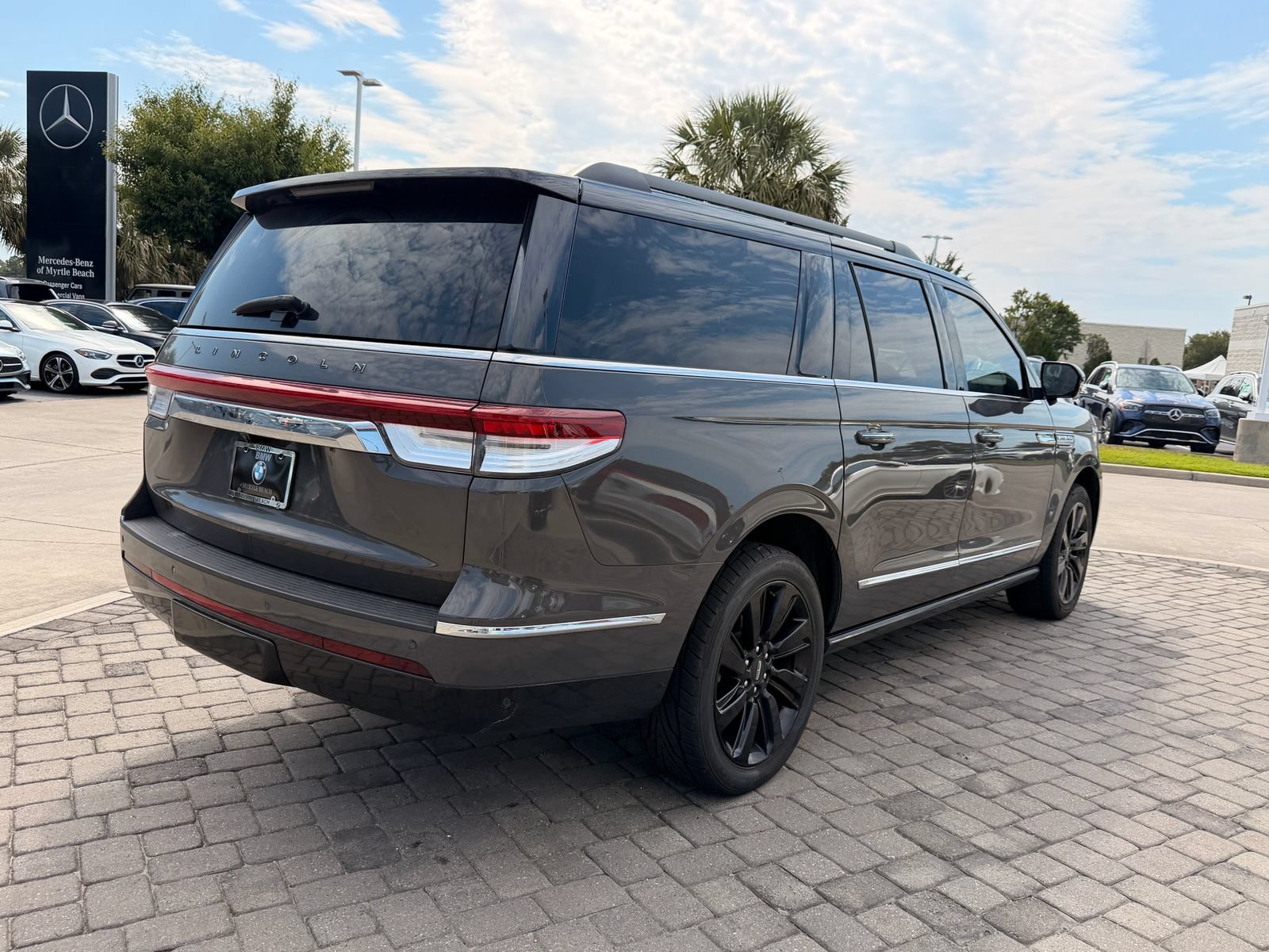 Used 2023 Lincoln Navigator L Black Label AWD/4WD image 9