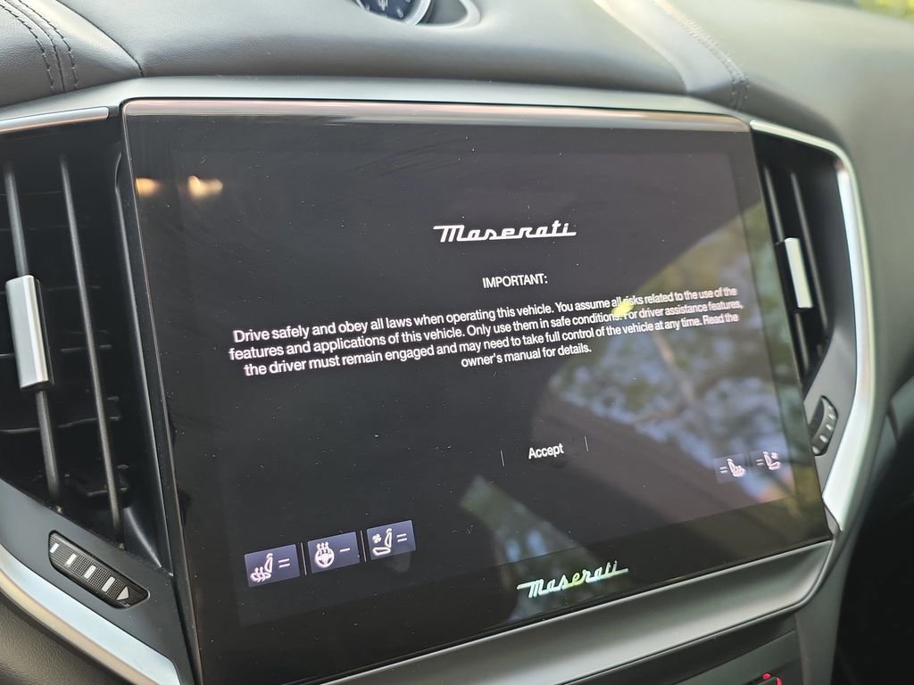 Used 2022 Maserati Ghibli Modena Q4 AWD/4WD image 31